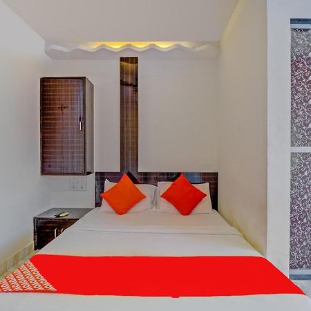 Oyo 76486 Silver Moon Mumbai Bagian luar foto