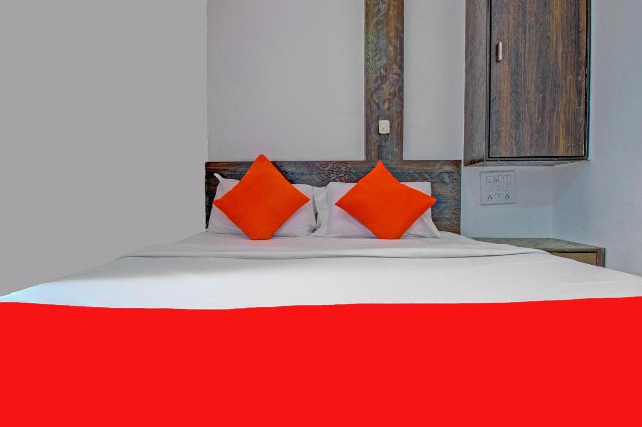 Oyo 76486 Silver Moon Mumbai Bagian luar foto
