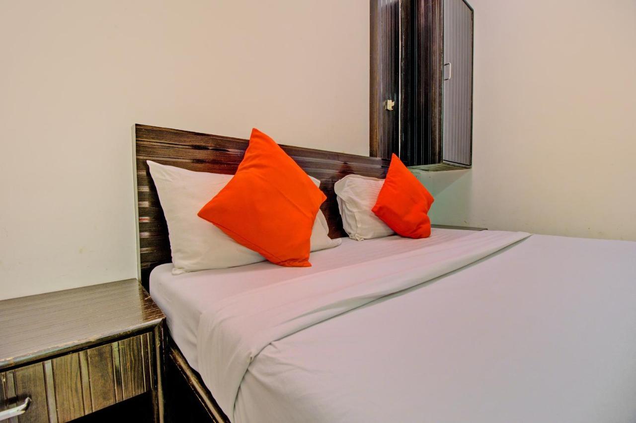 Oyo 76486 Silver Moon Mumbai Bagian luar foto